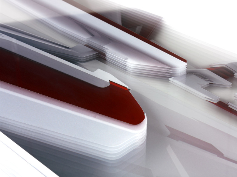 Enzo_Augello_strahlender_raum_weiss_bordeaux_0c_02
